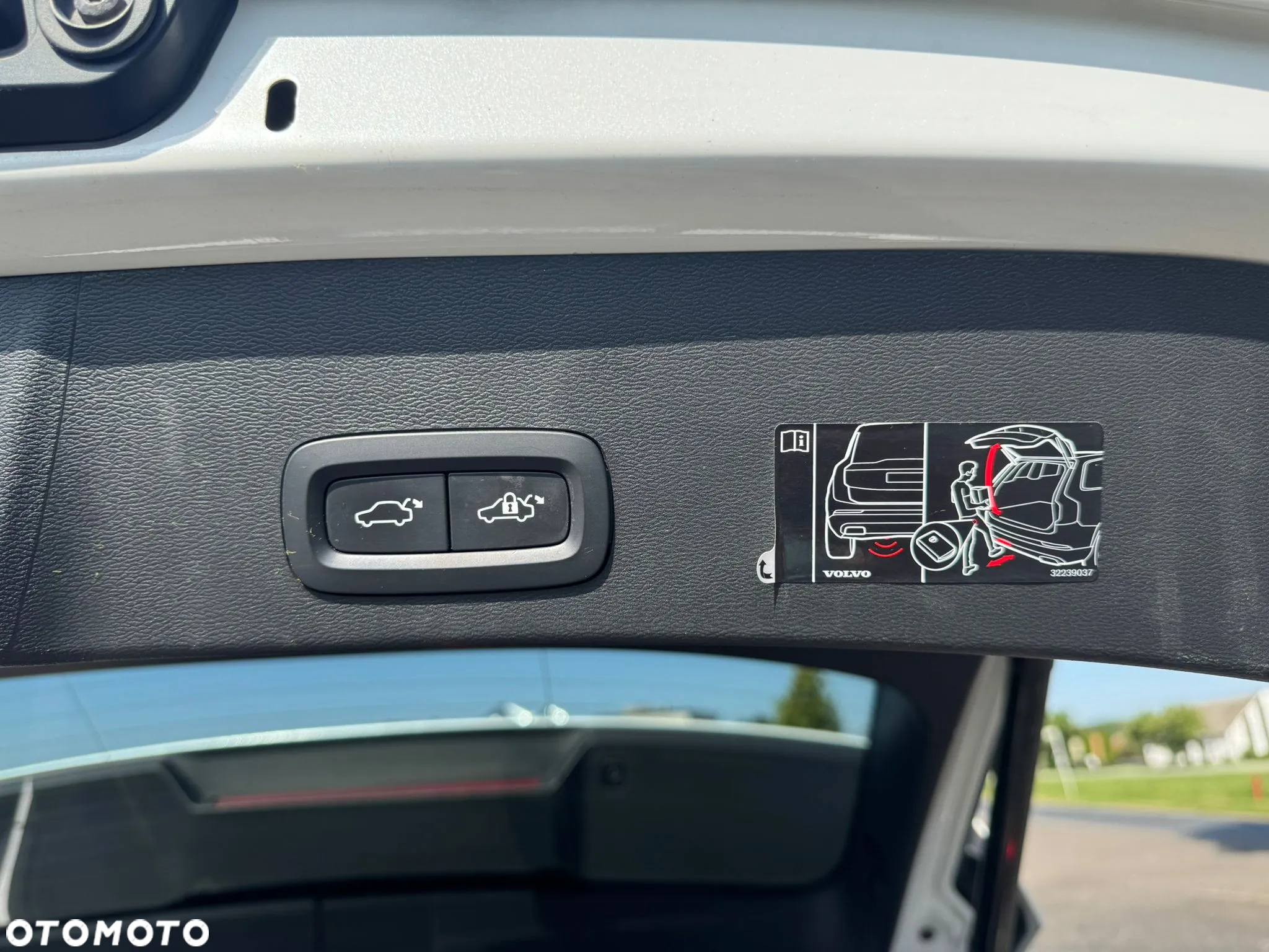Volvo XC 40 T5 Plug-In Hybrid Momentum - 16
