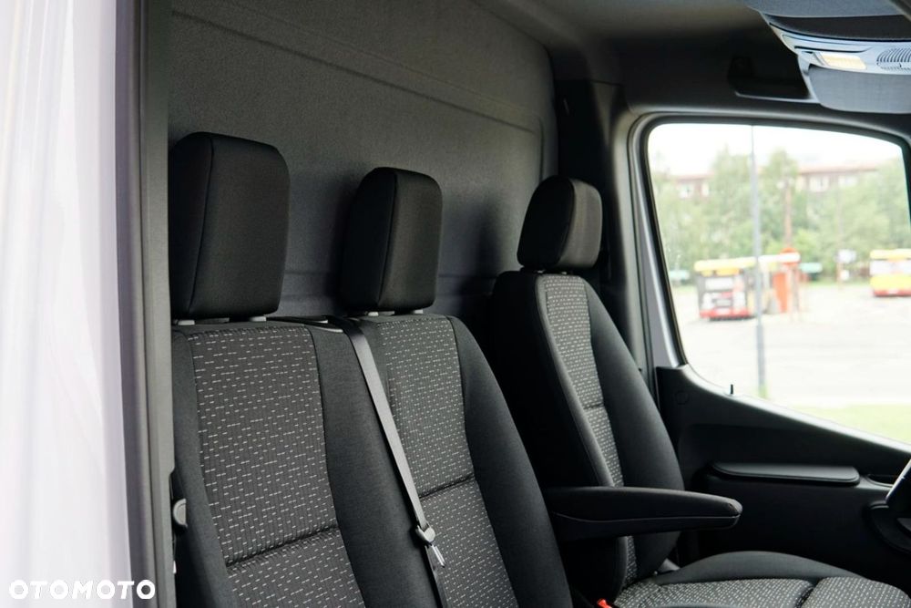 Mercedes-Benz Sprinter - 16