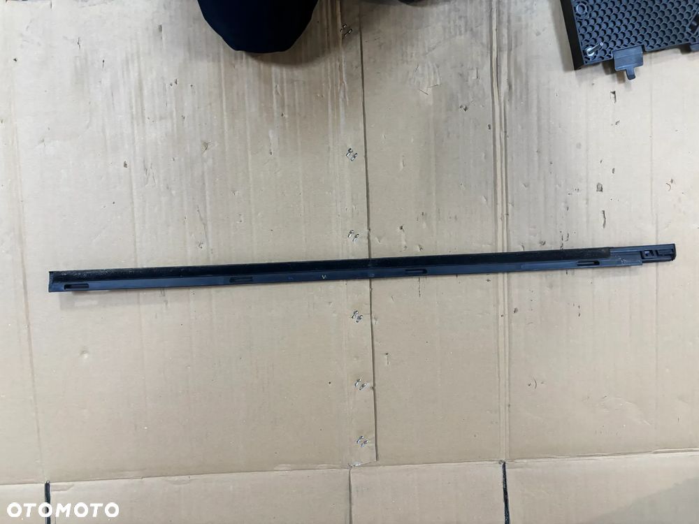 OPEL CORSA F LISTWA CHROM ZGARNIAJĄCA PRAWY PRZÓD 9842797280 3559274 EUROPA - 4