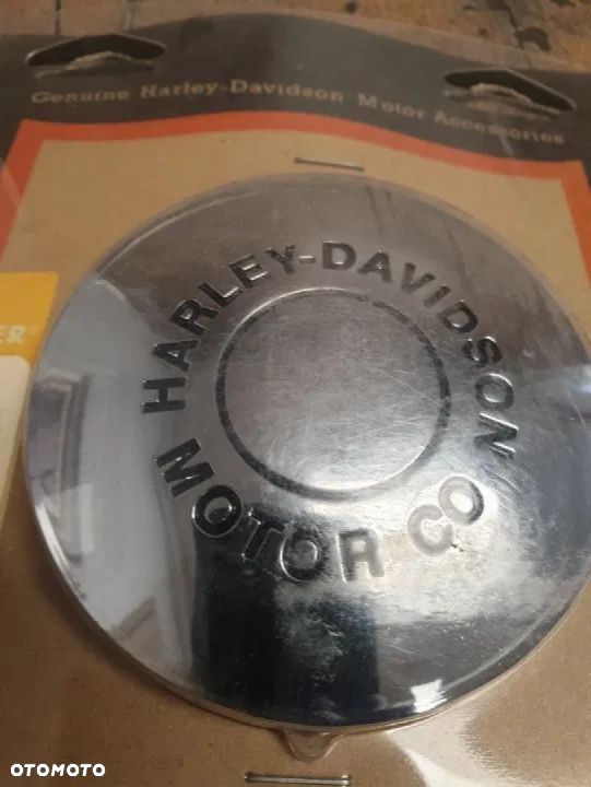 Nakładka na korek wlewu paliwa Harley Davidson Sportster 99666-04 - 2