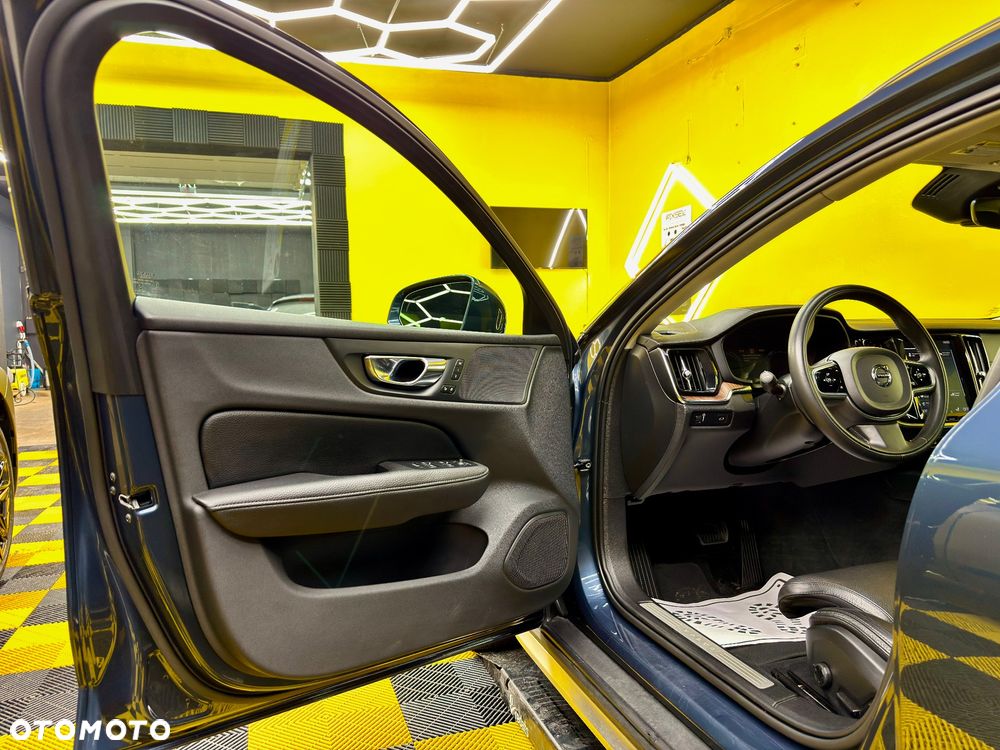 Volvo V60 Cross Country T5 AWD Geartronic - 26