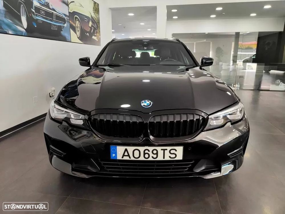 BMW 320 e Line Sport Auto — fotografia 2