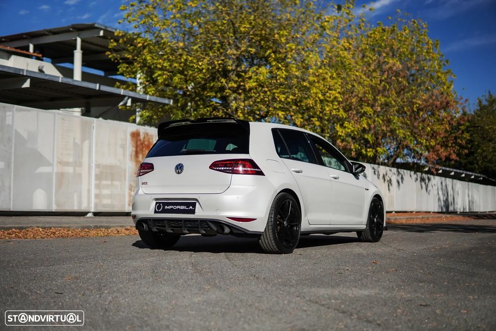 VW Golf GTI Performance BlueMotion - 24