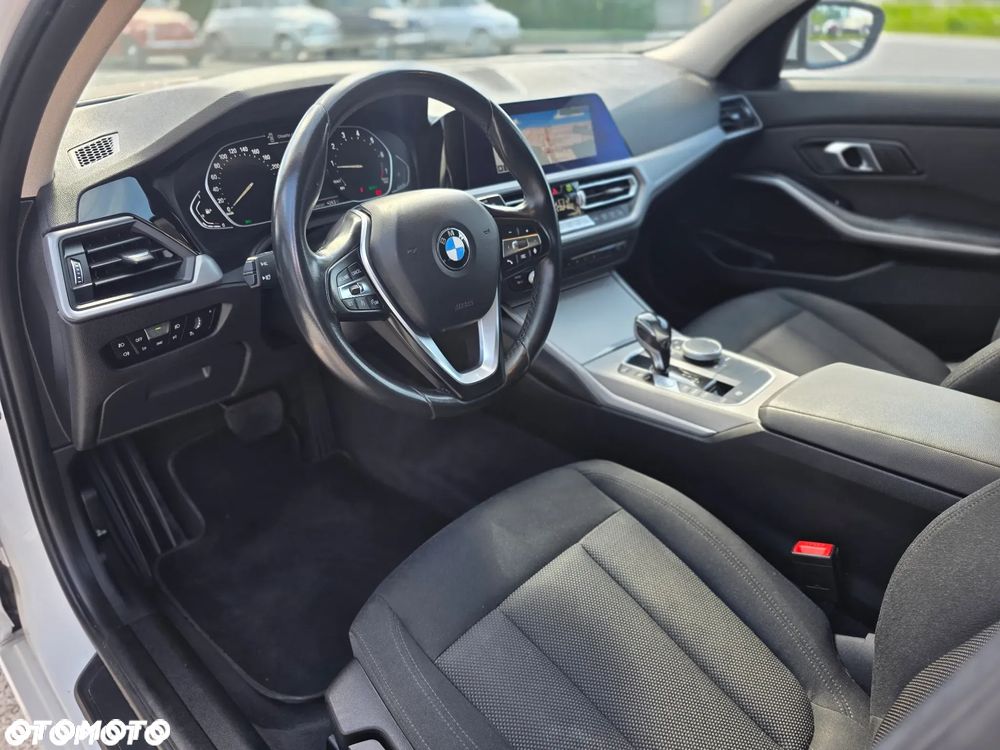 BMW Seria 3 318i Sport - 18
