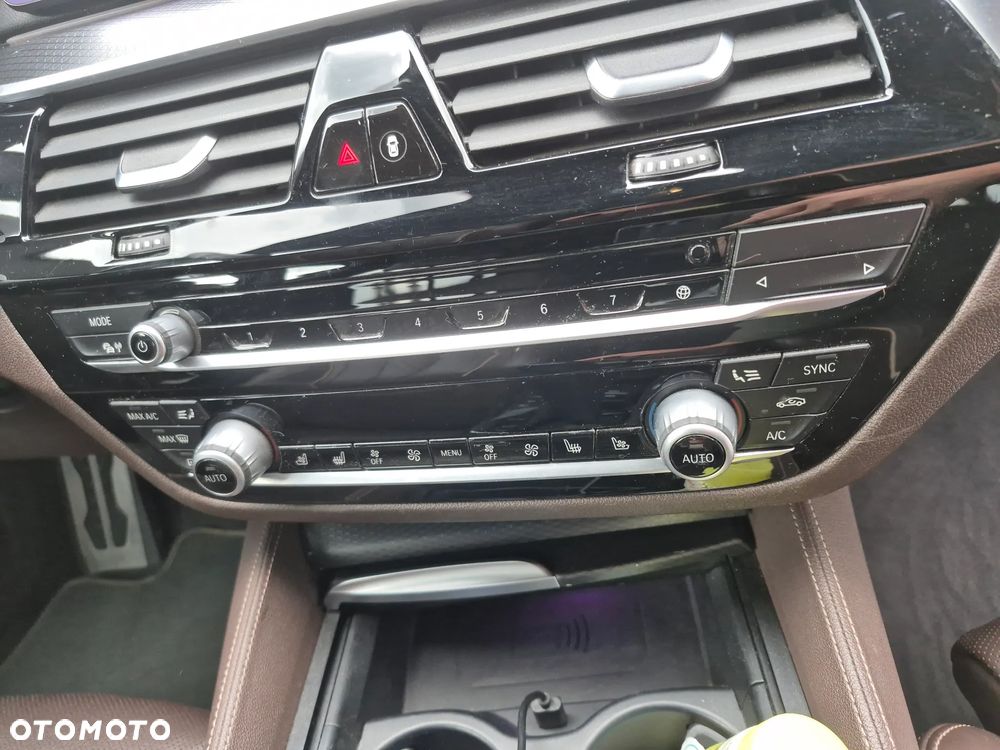 BMW Seria 5 530e xDrive M Sport sport - 10