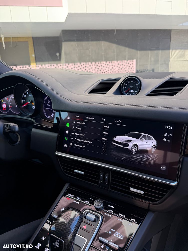 Porsche Cayenne - 21