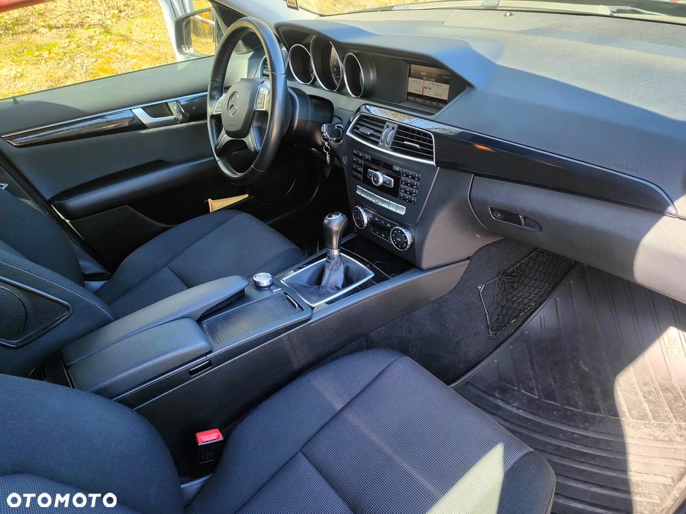 Mercedes-Benz Klasa C 180 CDI DPF (BlueEFFICIENCY) - 8