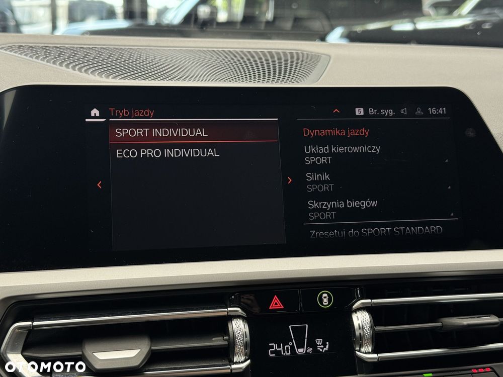 BMW Seria 3 318i - 32