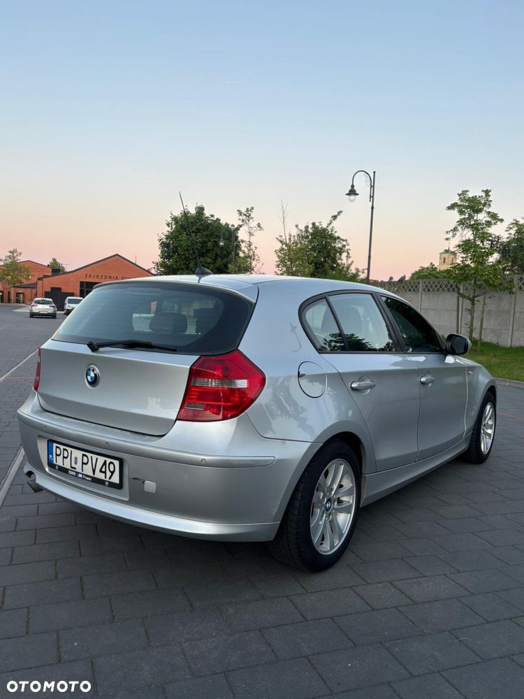 BMW Seria 1 2010 photo 4