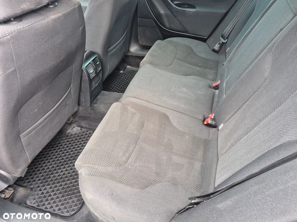 Volkswagen Passat 2.0 FSI Highline - 13