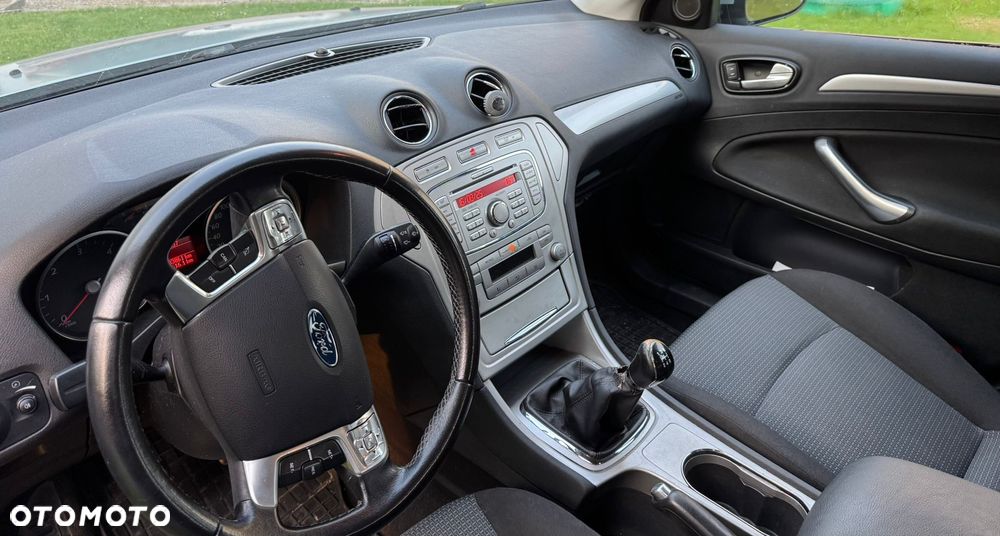 Ford Mondeo 1.8 TDCi Ghia - 9