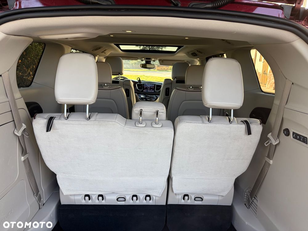 Chrysler Pacifica - 15