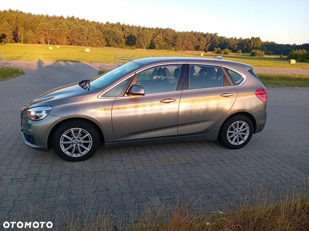 BMW Seria 2 218d - 5