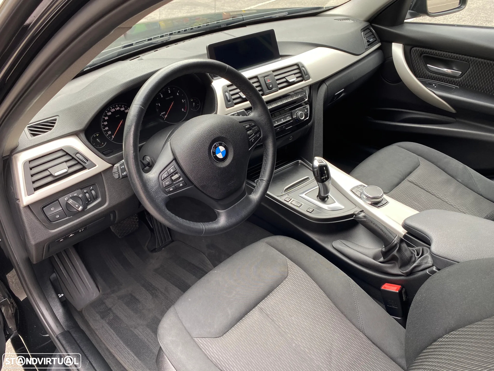 BMW 320 d Touring xDrive Auto - 10