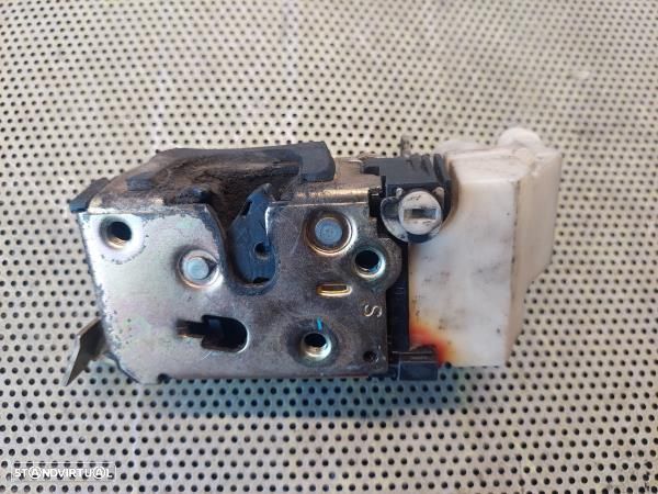 Fecho Porta Tras Esq Fiat Palio (178_) - 4