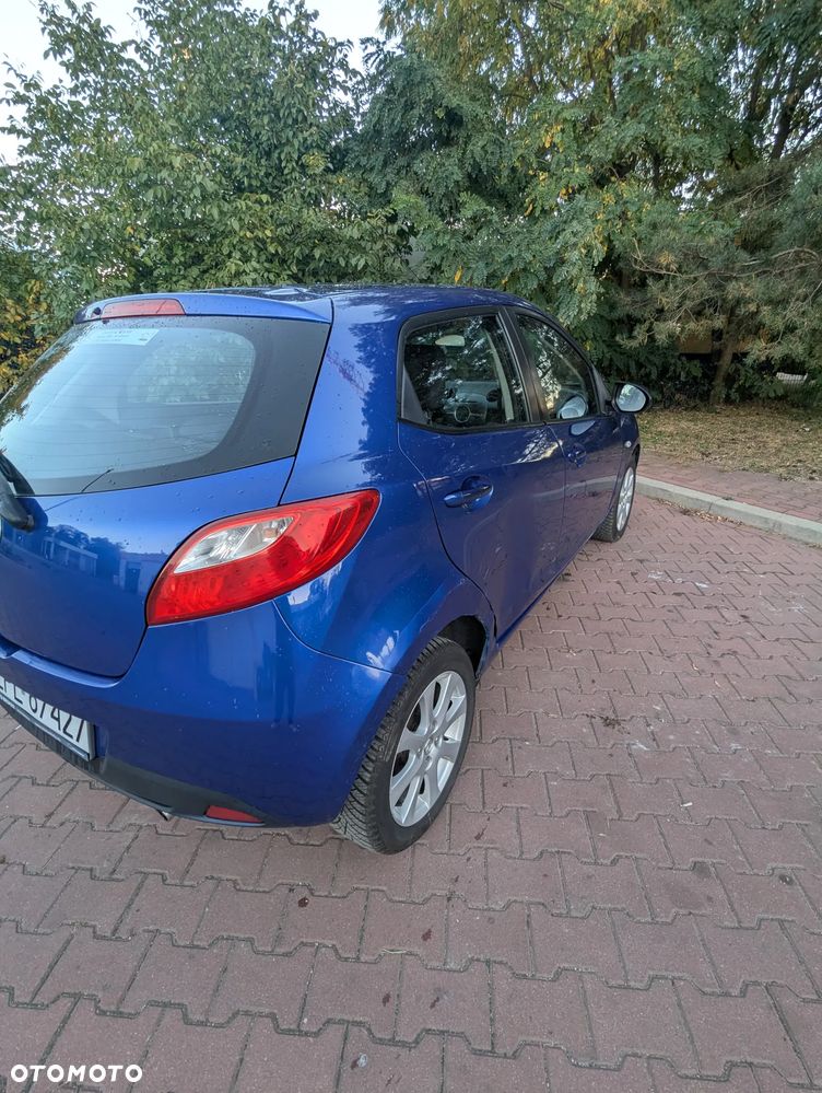 Mazda 2 2009 photo 3