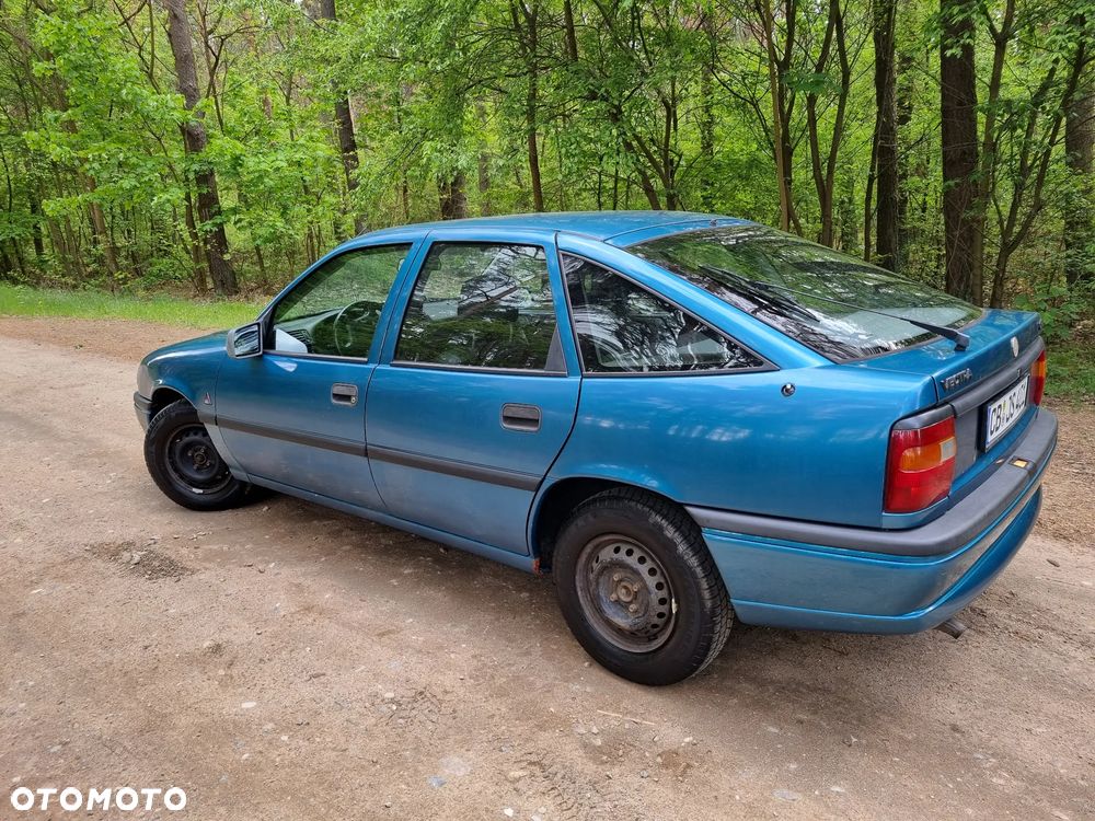 Opel Vectra 1.6 GL - 30