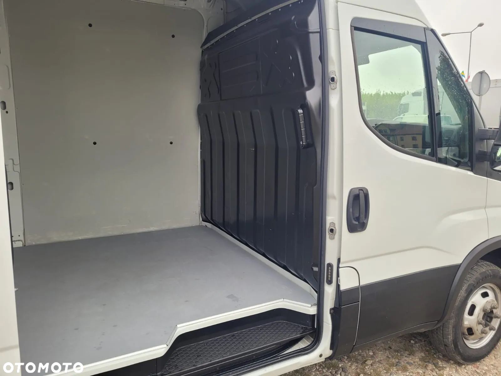 Iveco 35C14 MAXI - 11