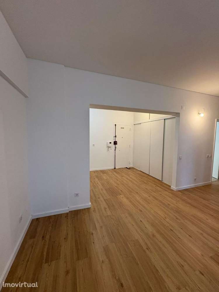 Apartamento T1 com varanda, Cascais - Grande imagem: 2/12