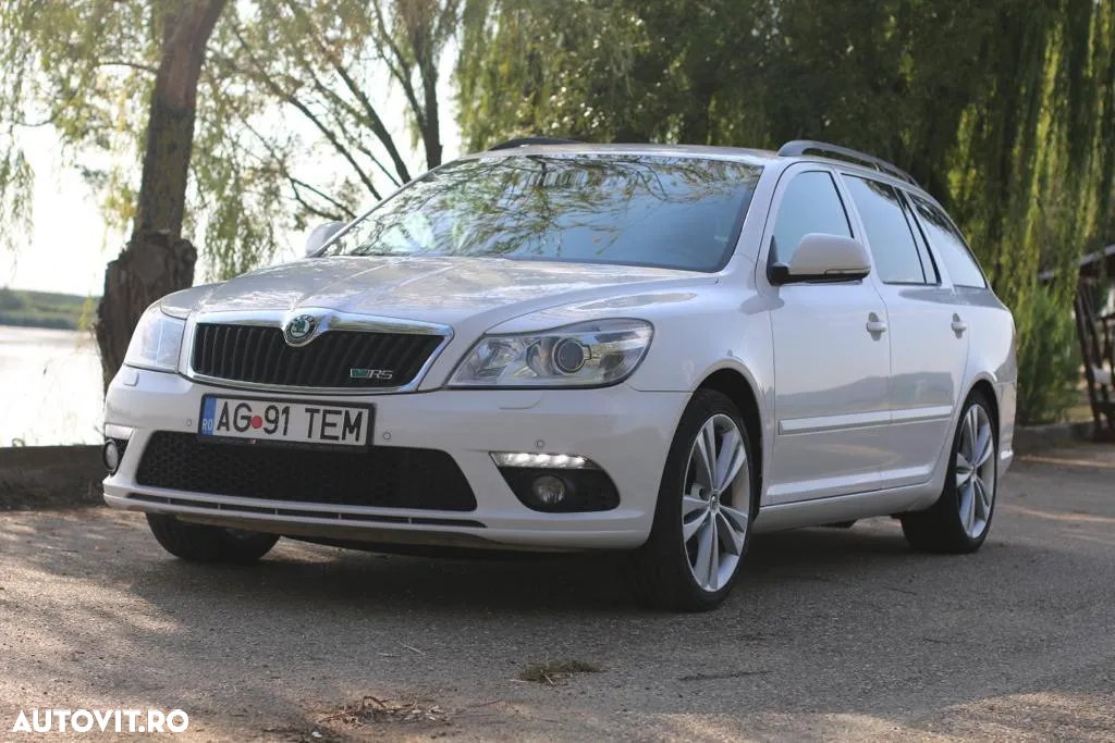Skoda Octavia 2.0 TDI CR DPF DSG RS - 2