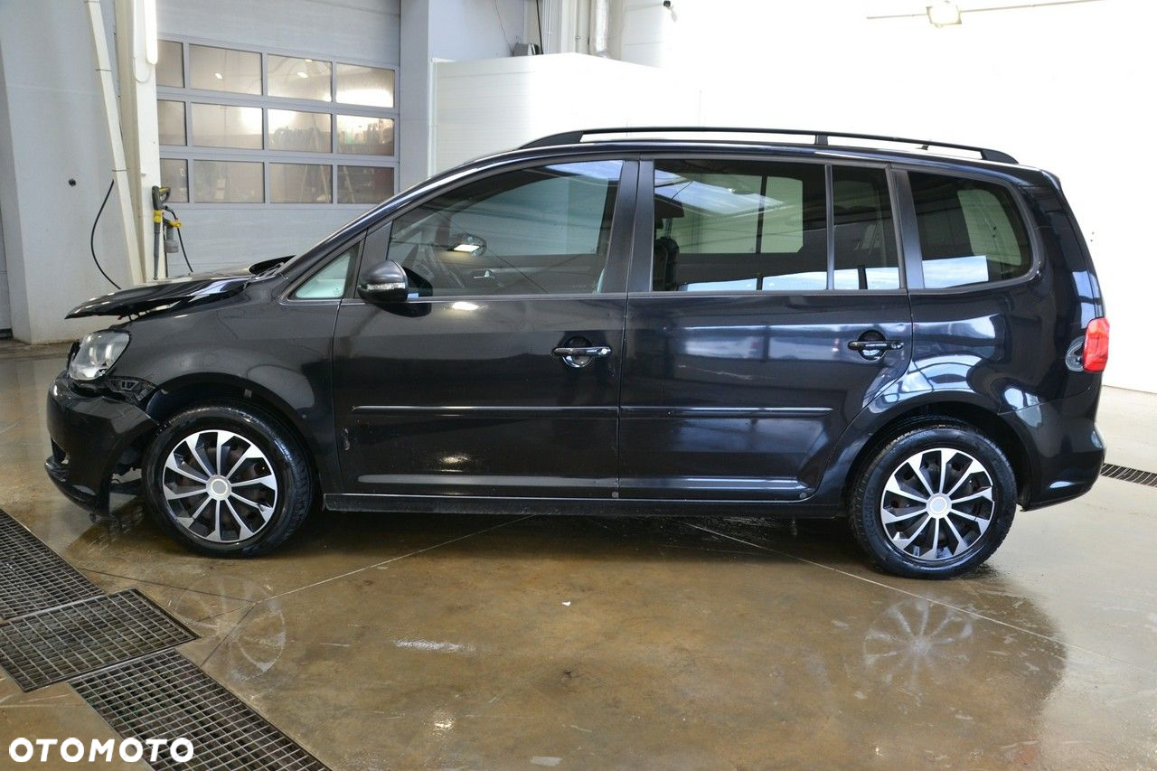 Volkswagen Touran - 4