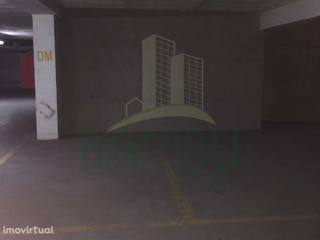 Lugar de garagem para venda em Valença - Grande imagem: 2/6