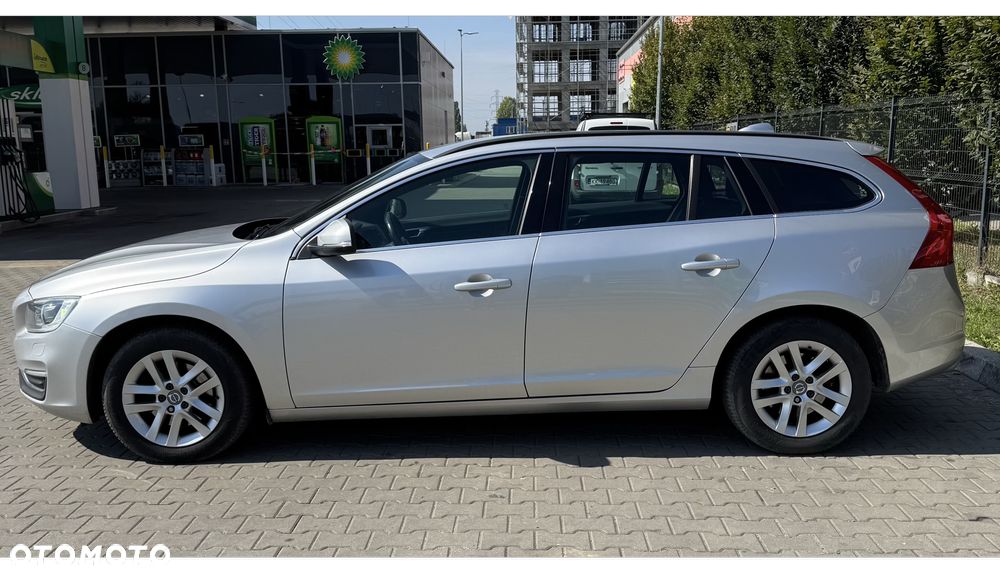 Volvo V60 D4 Drive-E Momentum - 5
