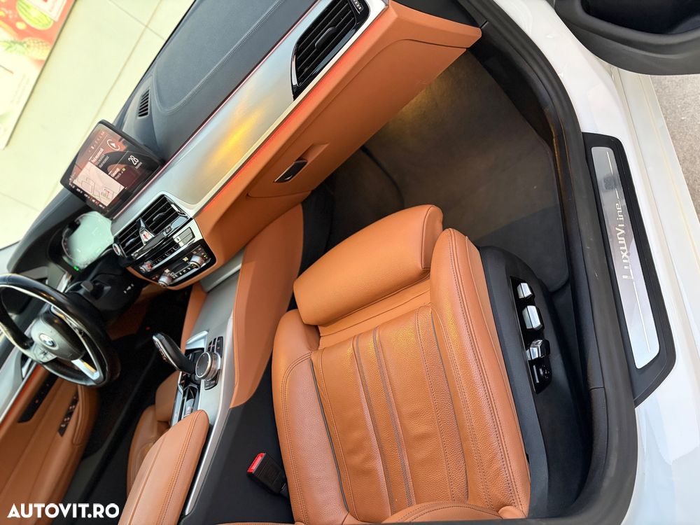 BMW Seria 5 530d xDrive AT MHEV - 24