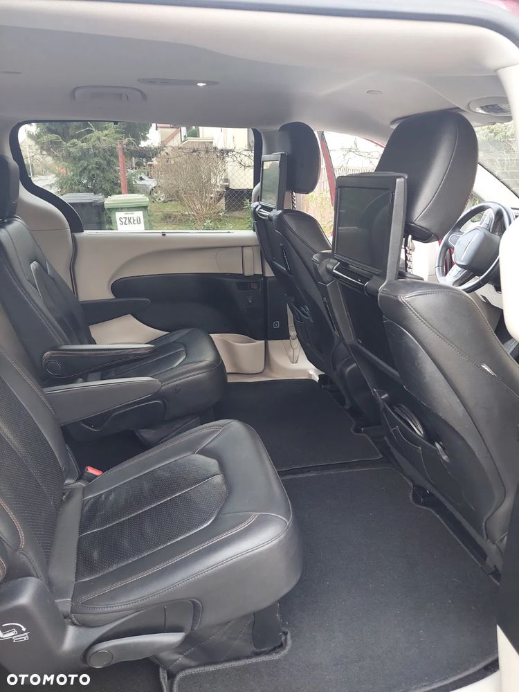 Chrysler Pacifica - 15