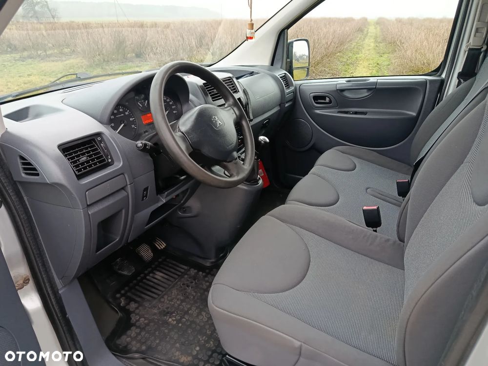 Peugeot Expert - 8