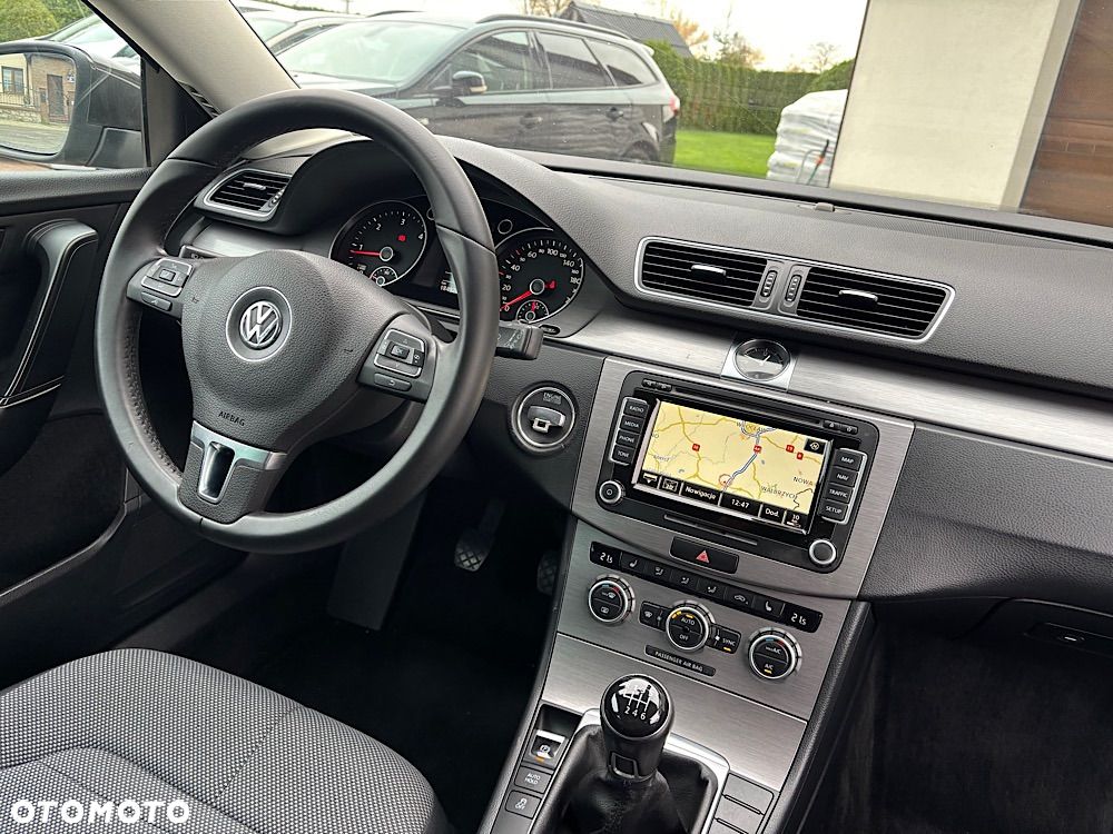 Volkswagen Passat 1.6 TDI Trendline - 32