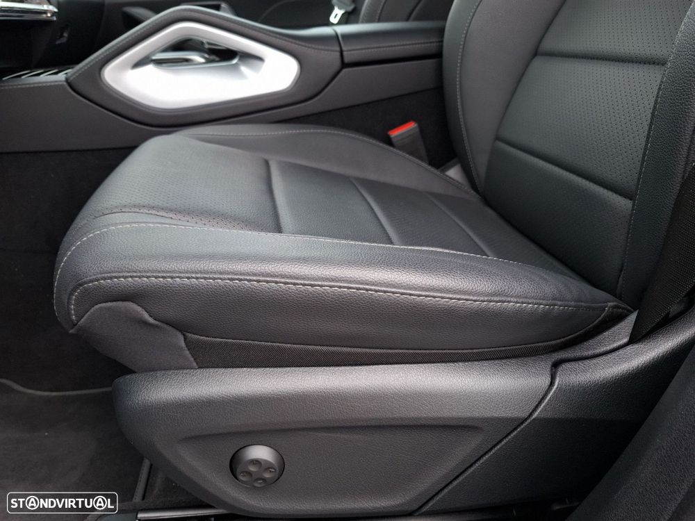 Mercedes-Benz GLE 300 d 4Matic — fotografia 15
