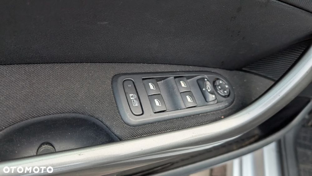 Peugeot 308 ver-hdi-fap-110-family - 16