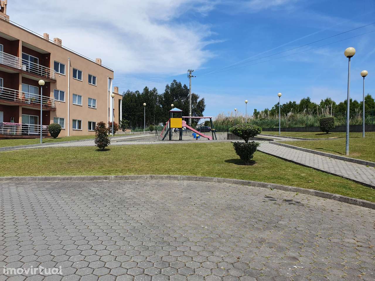 Apartamento T2 em Canelas com Varanda e Garagem - Oportunidade Única - Grande imagem: 3/5