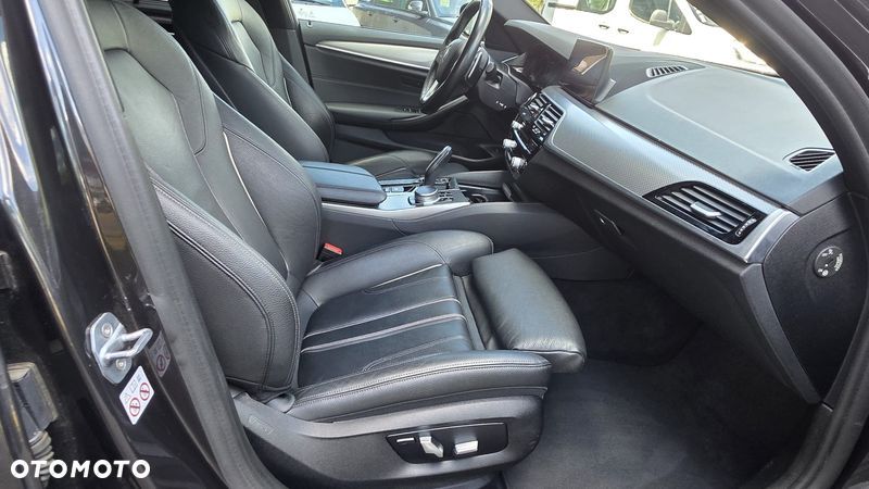 BMW Seria 5 520d xDrive M Sport Edition - 14