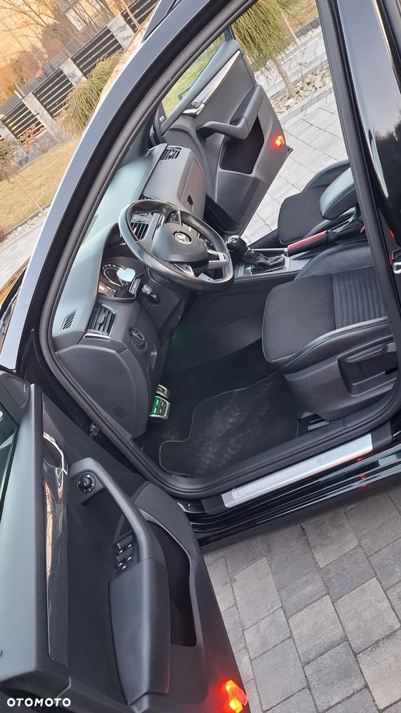 Skoda Octavia 2.0 TDI (Green tec) DSG RS - 19