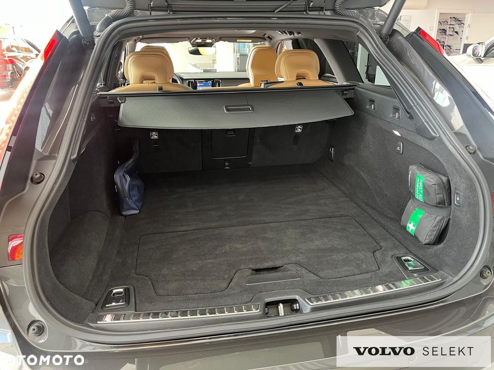 Volvo V90 Cross Country - 40