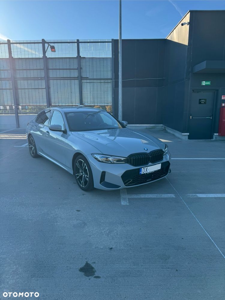 BMW Seria 3 330i M Sport - 6