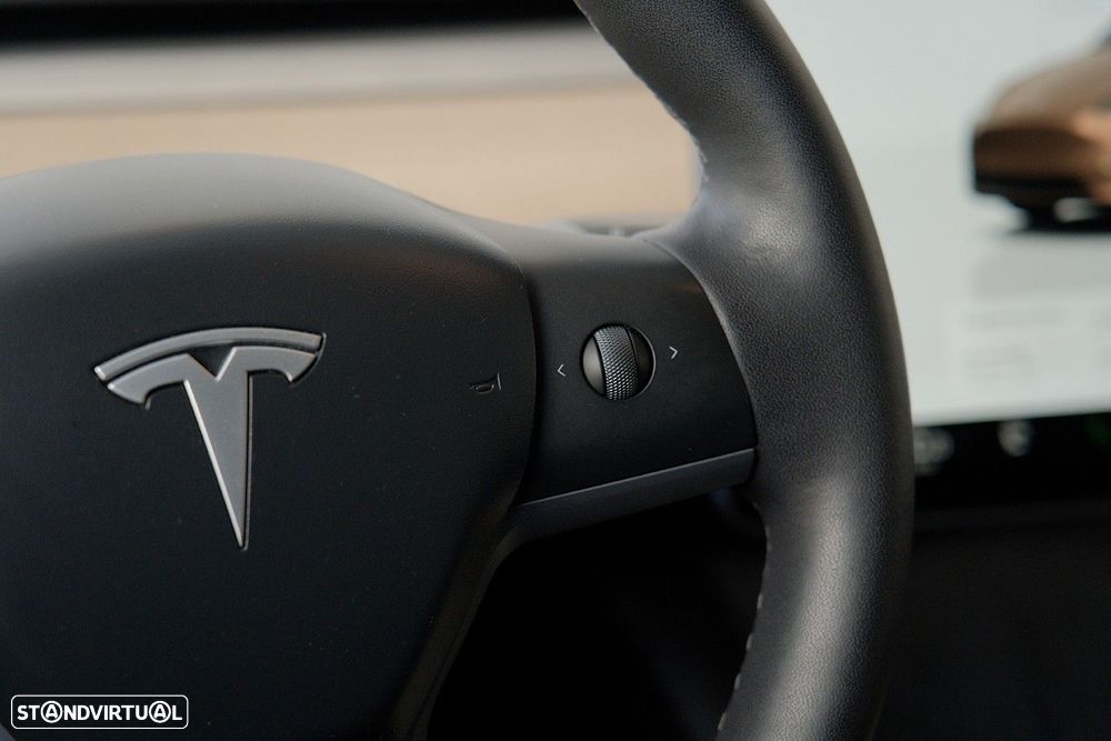 Tesla Model Y Performance Tração Integral - 24