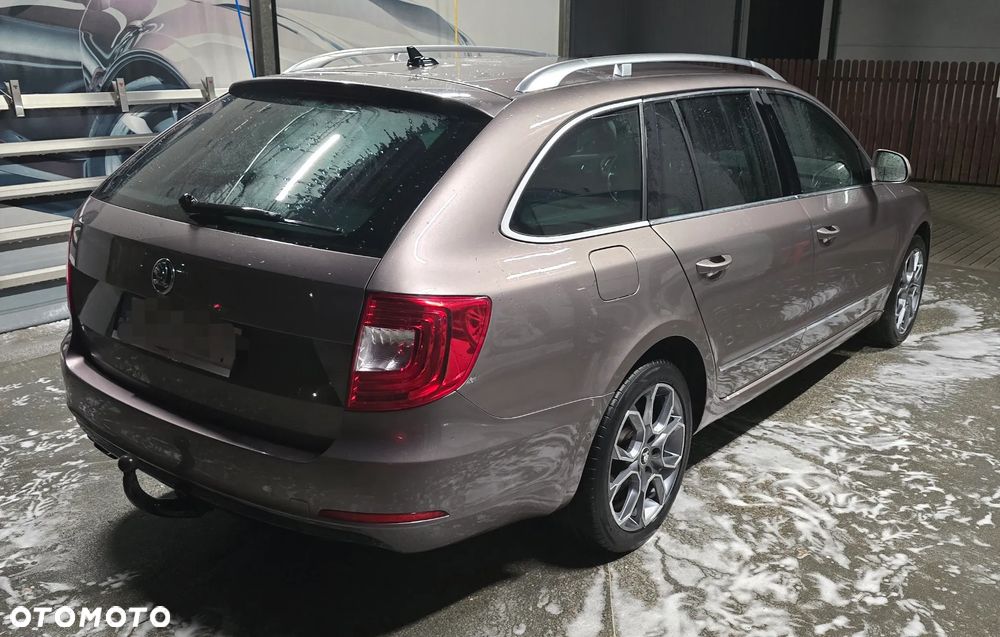 Skoda Superb 2.0 TDI Platinum DSG - 10