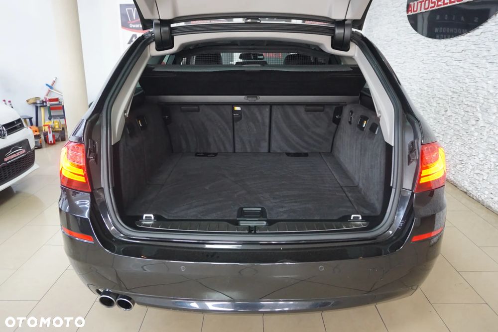 BMW Seria 5 525d Luxury Line - 19