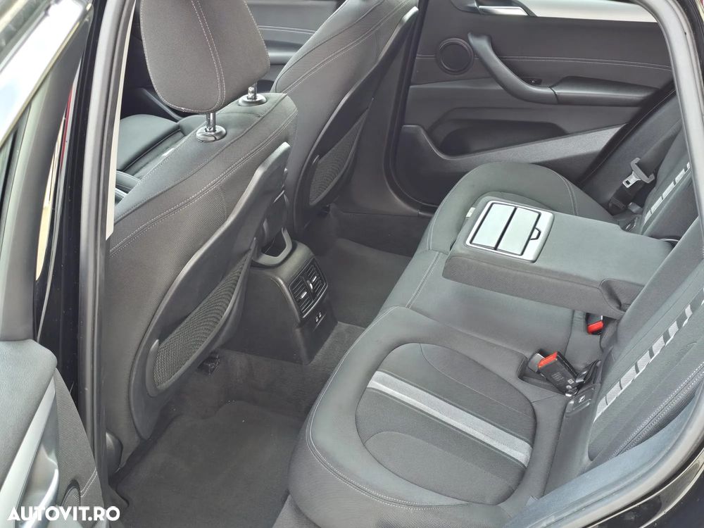 BMW X1 xDrive20i AT - 30