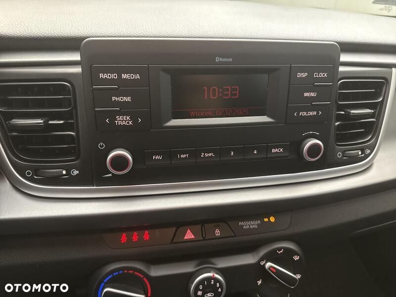 Kia Rio - 16