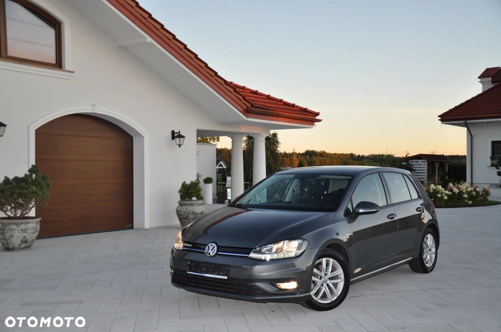 Volkswagen Golf - 2