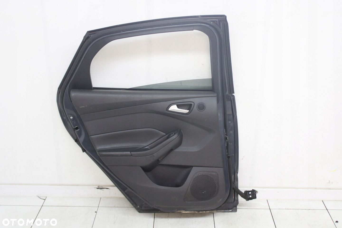 FORD FOCUS MK3 HB 2010R- DRZWI LEWE TYLNE LEWY TYŁ EB - KOD LAKIERU - 6