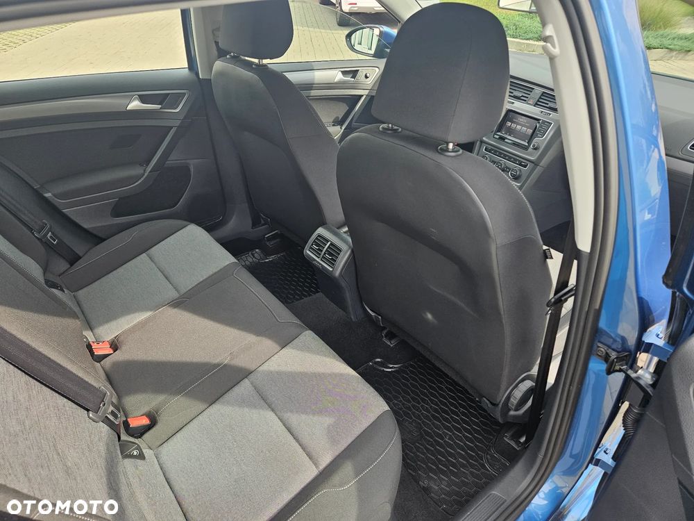 Volkswagen Golf - 8
