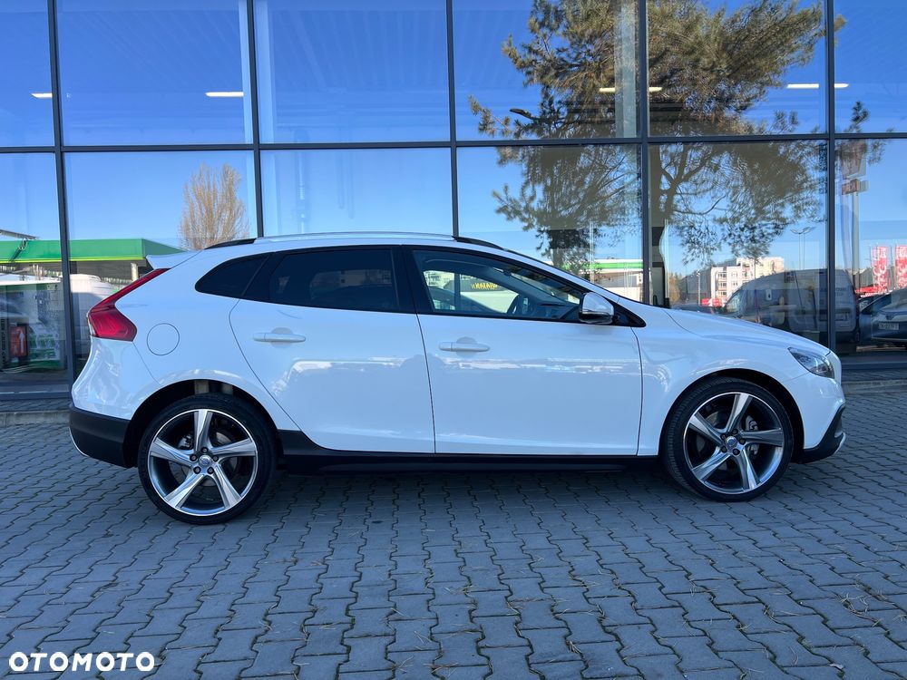 Volvo V40 Cross Country D4 Momentum - 8