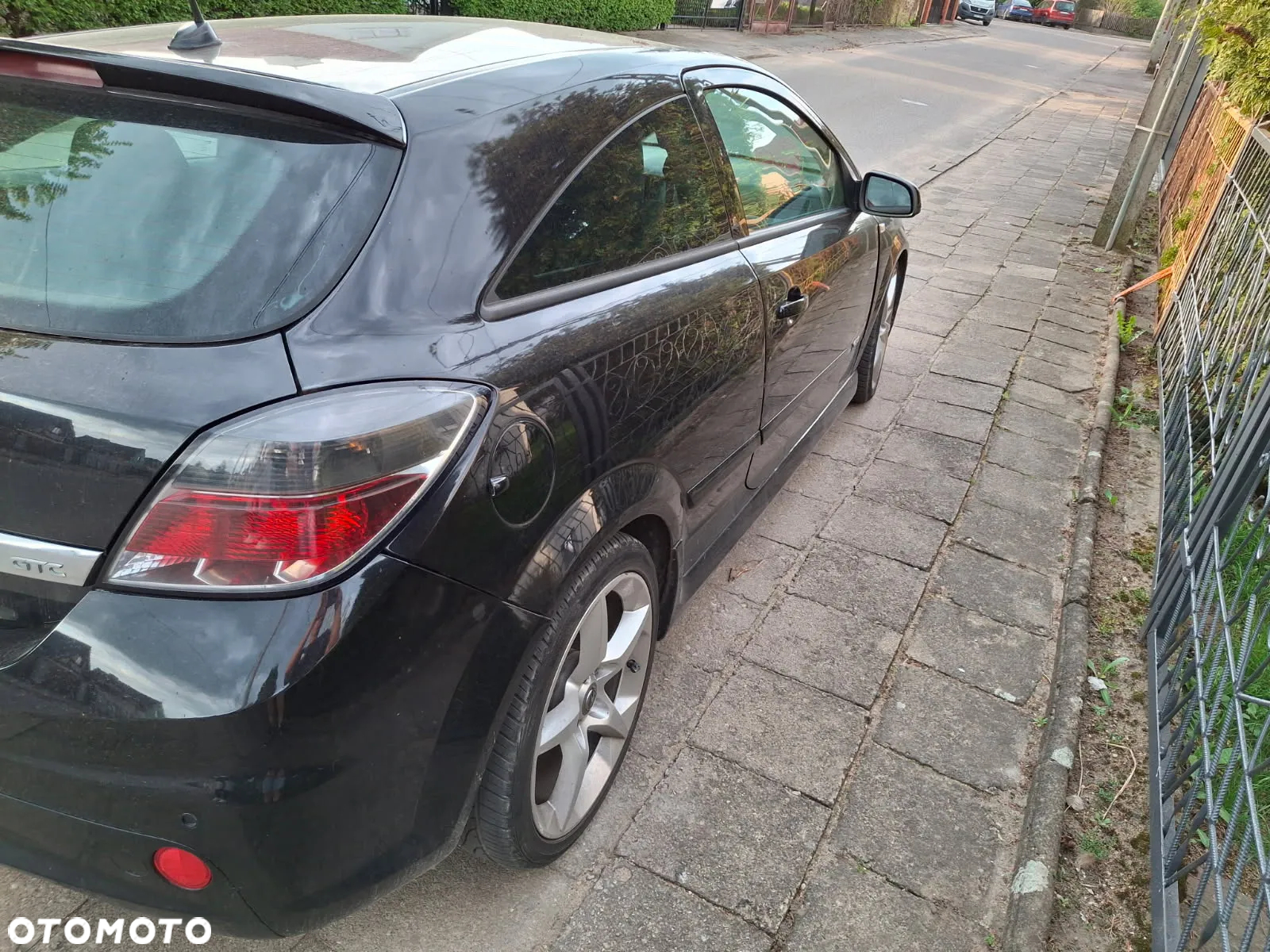 Opel Astra GTC 1.8 - 10