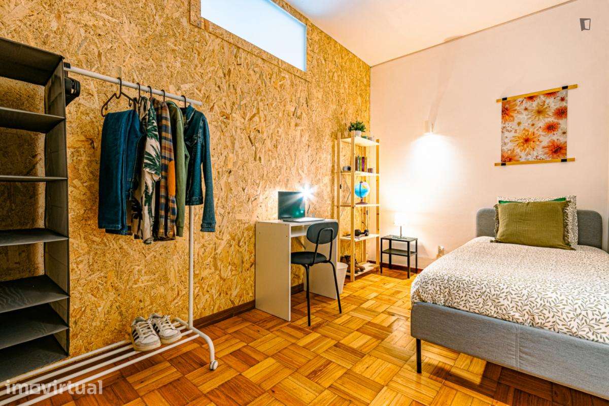 Quarto - localizado em Ramalde Porto - Grande imagem: 4/15