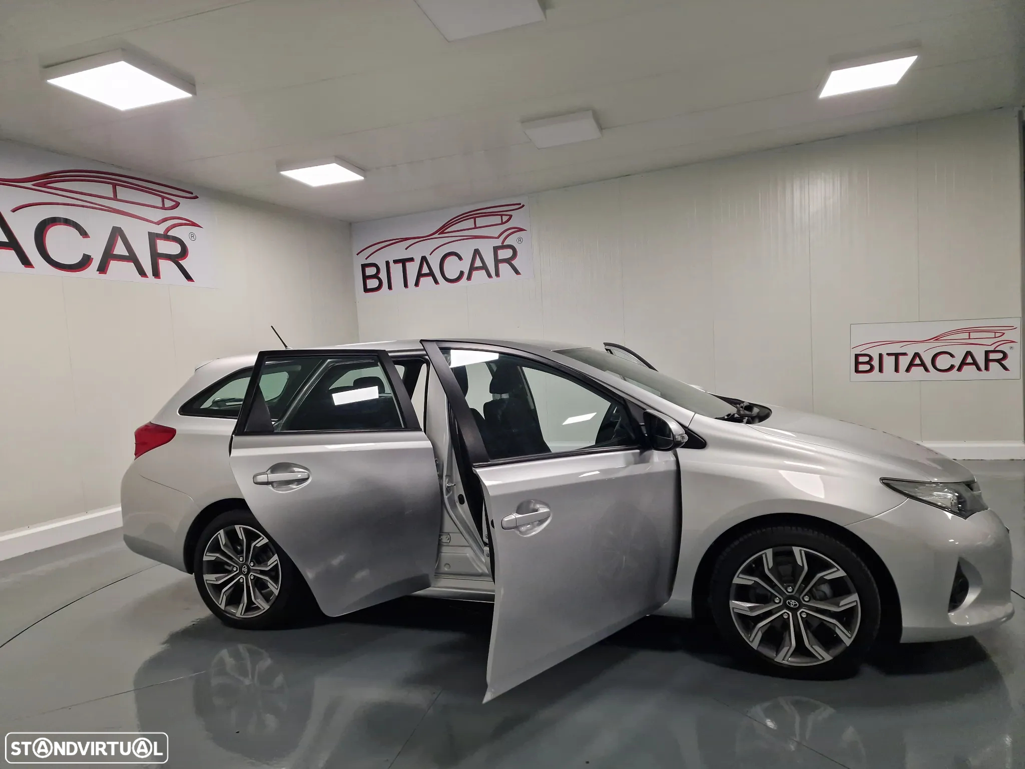 Toyota Auris Touring Sports 1.4 D-4D Comfort+J16 - 13